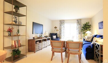 68 Muncie Rd in West Babylon, NY - Building Photo - Building Photo