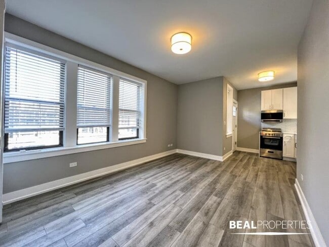 property at 3943 N Janssen Ave