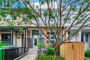 145 Claremont St in Toronto, ON - Building Photo