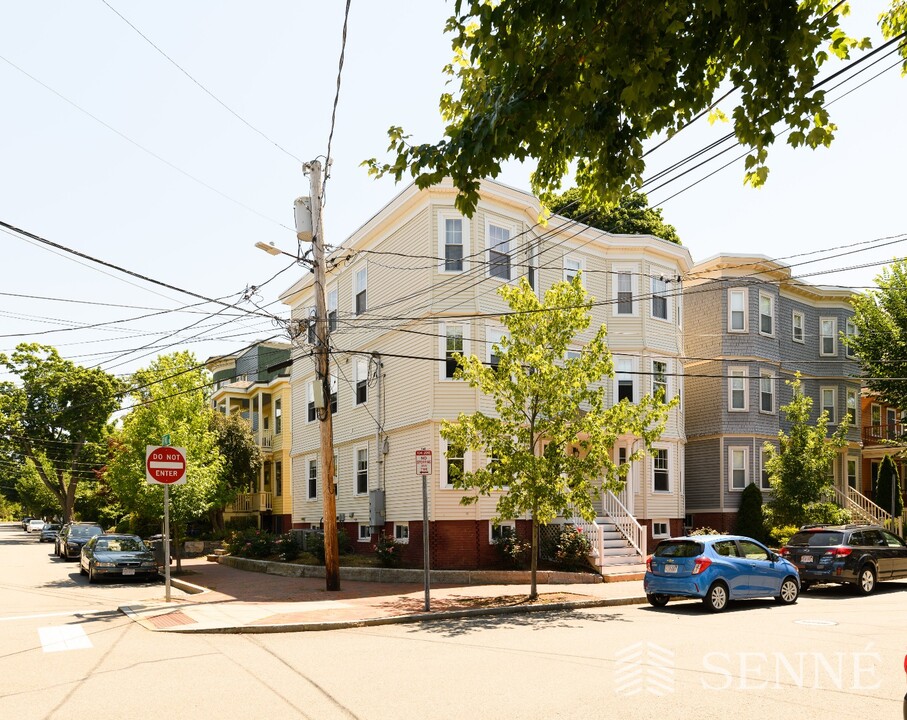 254 Upland Rd, Unit 254 Upland Rd #1 in Cambridge, MA - Foto de edificio