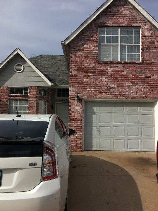 1604 W El Paso St in Broken Arrow, OK - Building Photo