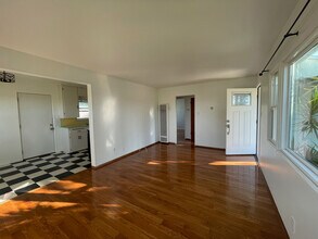 302 Whaley St, Unit na in Oceanside, CA - Foto de edificio - Building Photo