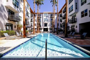 Roosevelt Square in Phoenix, AZ - Building Photo