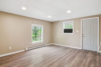 701 Peppers Ferry Rd in Pulaski, VA - Foto de edificio - Building Photo