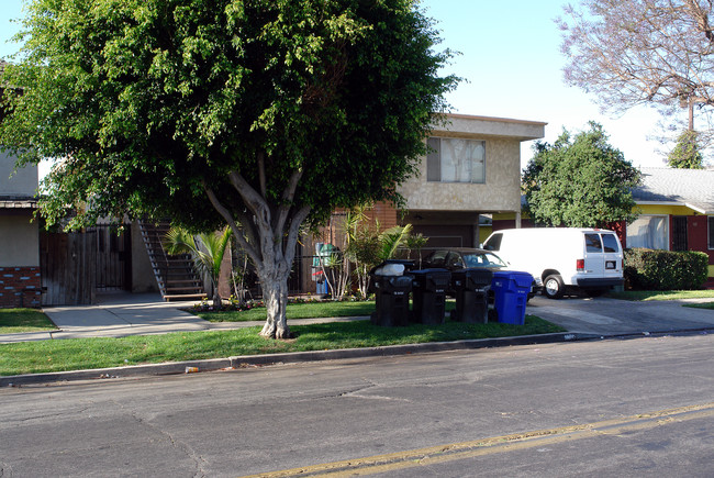 524 Hyde Park Pl in Inglewood, CA - Building Photo - Building Photo