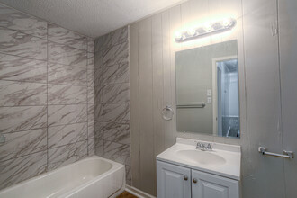 Woodland Apartments in Ingleside, TX - Building Photo - Interior Photo