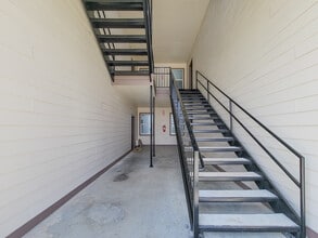 JFK Apartments in Houston, TX - Foto de edificio - Building Photo