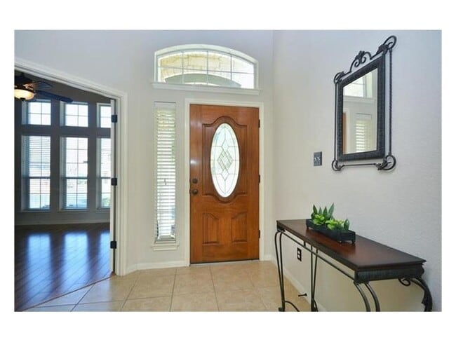 1819 Rosenborough Ln N in Round Rock, TX - Building Photo - Building Photo