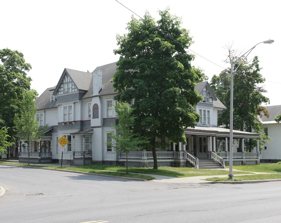 453 Glen St in Glens Falls, NY - Foto de edificio