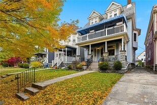 830 Potomac Ave in Buffalo, NY - Building Photo