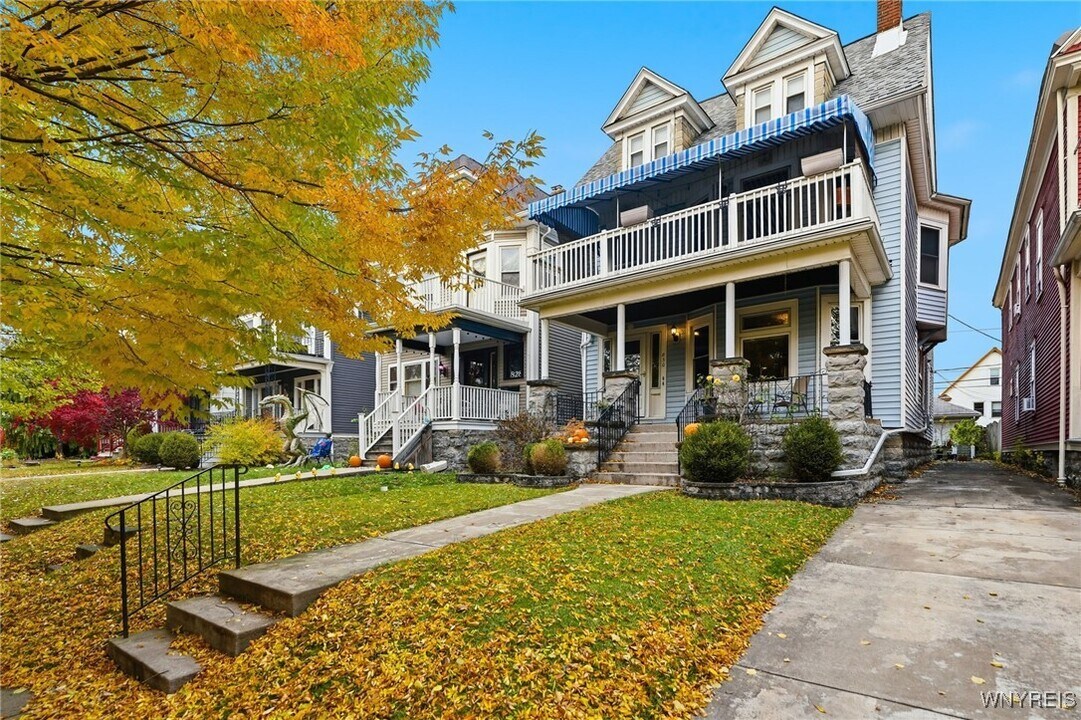830 Potomac Ave in Buffalo, NY - Building Photo