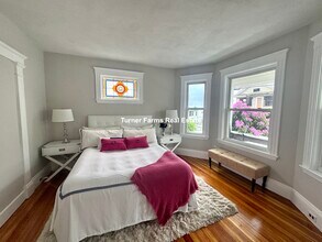 84 Quincy St, Unit 1 in Medford, MA - Building Photo - Building Photo