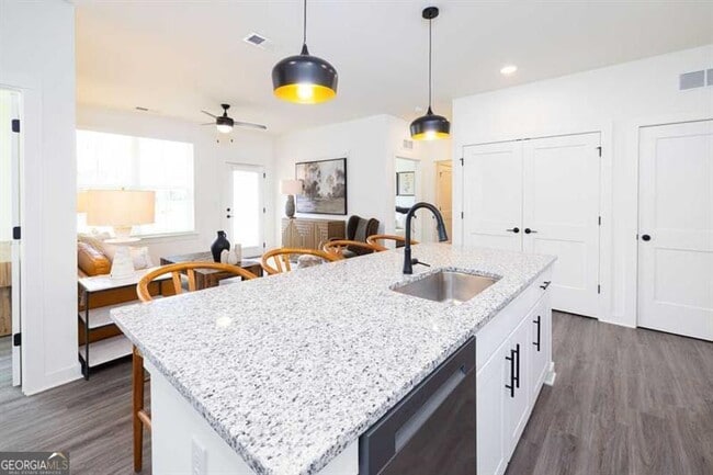 2023 W Iris Dr SE in Conyers, GA - Building Photo - Building Photo