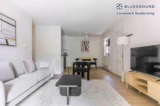 1600 Villa St in Mountain View, CA - Building Photo - Building Photo