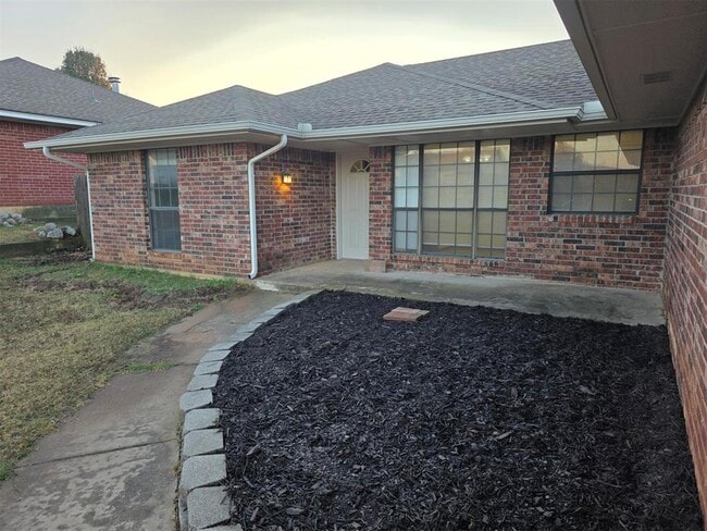 1917 Overland Trail in Choctaw, OK - Building Photo - Building Photo