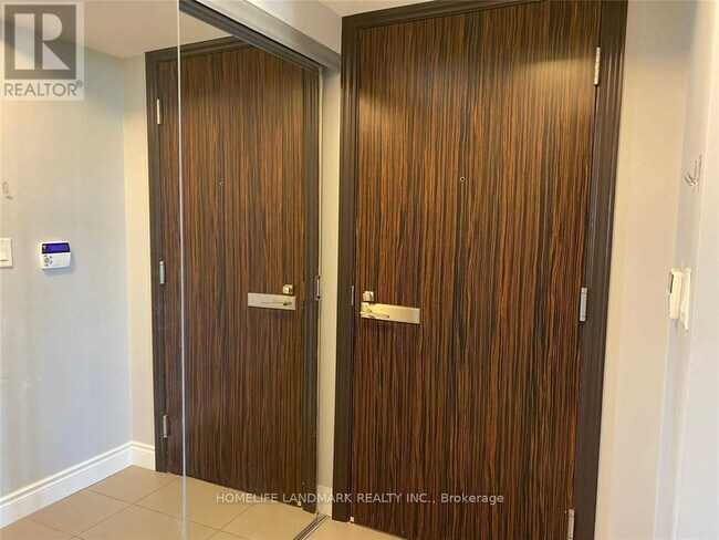 253 South Park Rd in Markham, ON - Building Photo - Building Photo