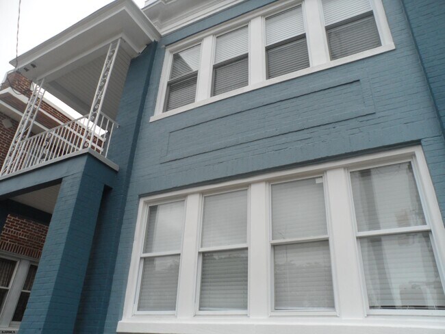 6624 Ventnor Ave-Unit -2 in Ventnor City, NJ - Foto de edificio - Building Photo