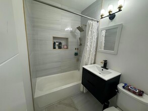 1329 NW 4th Ave, Unit Private Bedroom in Fort Lauderdale, FL - Building Photo - Building Photo