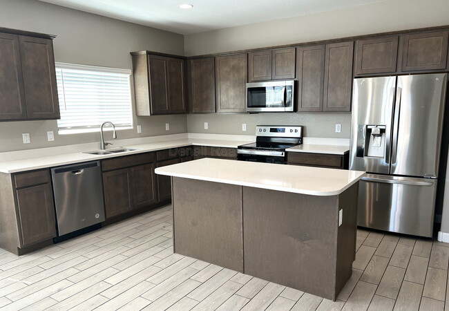 8213 S 45th Ave in Phoenix, AZ - Building Photo - Building Photo