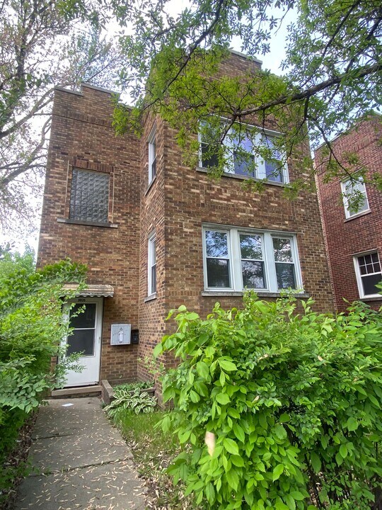 3035 W Addison St, Unit 1 in Chicago, IL - Building Photo