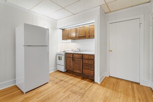 1440 W Howard St in Chicago, IL - Building Photo