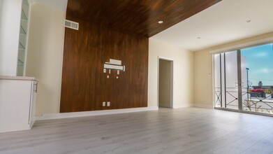 1220 N Coast Hwy in Laguna Beach, CA - Building Photo - Building Photo