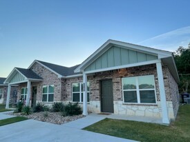 3217 Belmont Dr in Waco, TX - Building Photo