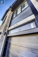 16 Sandstone St in Cambridge, ON - Building Photo - Building Photo