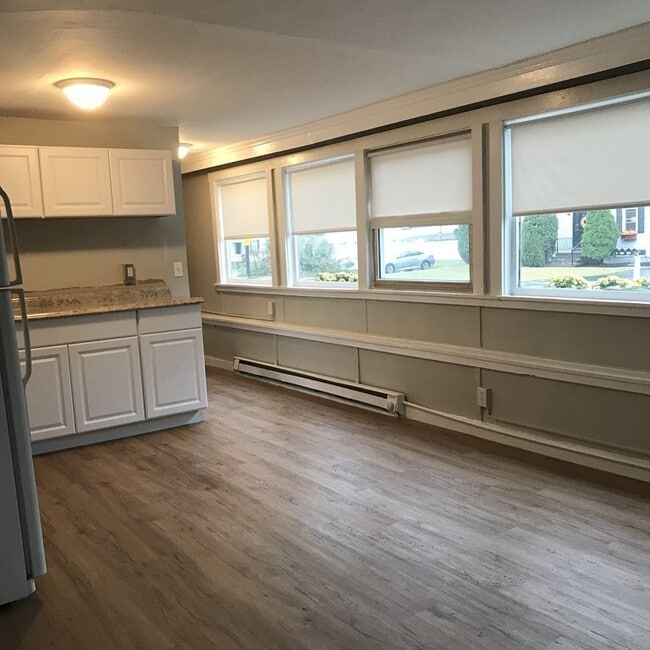 10 Oxford Ave in Haverhill, MA - Building Photo - Building Photo
