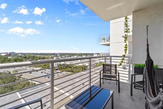 3250 NE 1st Ave in Miami, FL - Building Photo - Building Photo