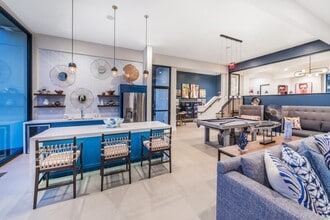 Ocean Club in Redondo Beach, CA - Foto de edificio - Building Photo