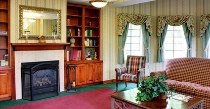 Holiday Manor at Woodside in Poughkeepsie, NY - Building Photo - Interior Photo