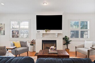 2105 Westover Rd in Austin, TX - Building Photo - Building Photo