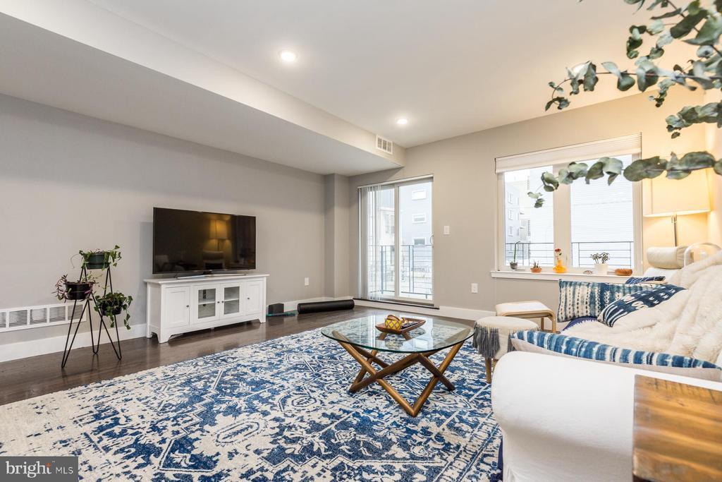 912 N 16th St, Unit B in Philadelphia, PA - Building Photo