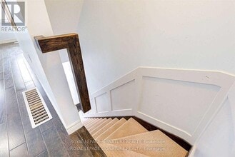 16 Whitehaven Ln in Kitchener, ON - Building Photo - Building Photo