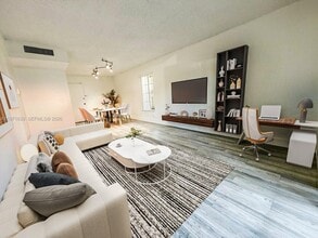 5102 NW 79th Ave in Doral, FL - Building Photo - Building Photo