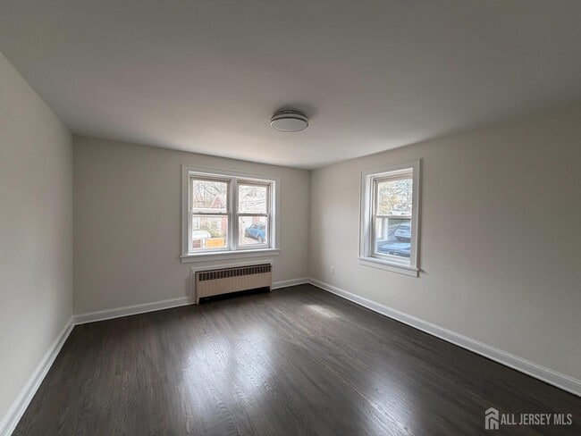 1020 Raritan Ave in Highland Park, NJ - Building Photo - Building Photo