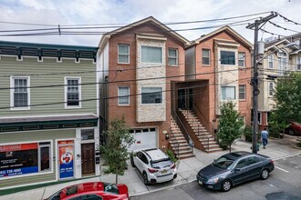 340 Saint Pauls Ave in Jersey City, NJ - Foto de edificio - Building Photo