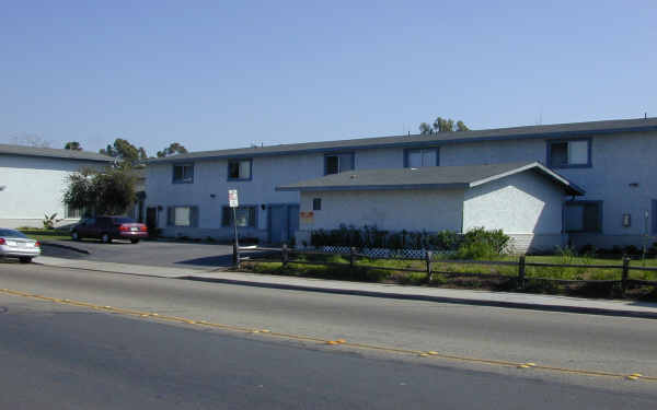 Lexington Manor Apartments in El Cajon, CA - Foto de edificio - Building Photo