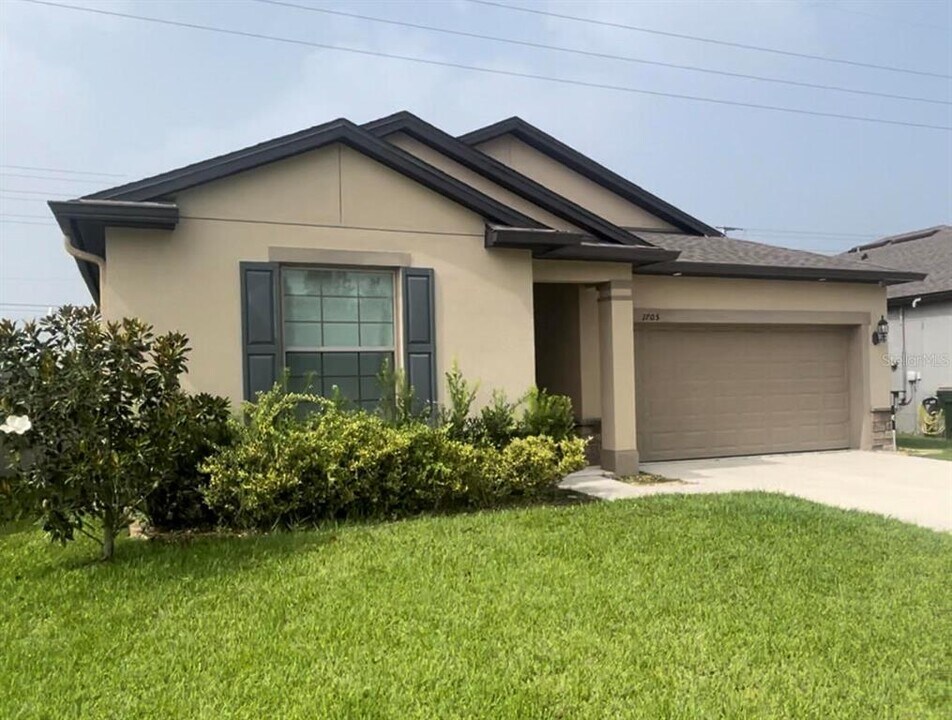 1705 Cayman Cove Cir in St. Cloud, FL - Building Photo