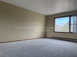 1005 19th St SW-Unit -Apt #6 in Jamestown, ND - Building Photo - Building Photo