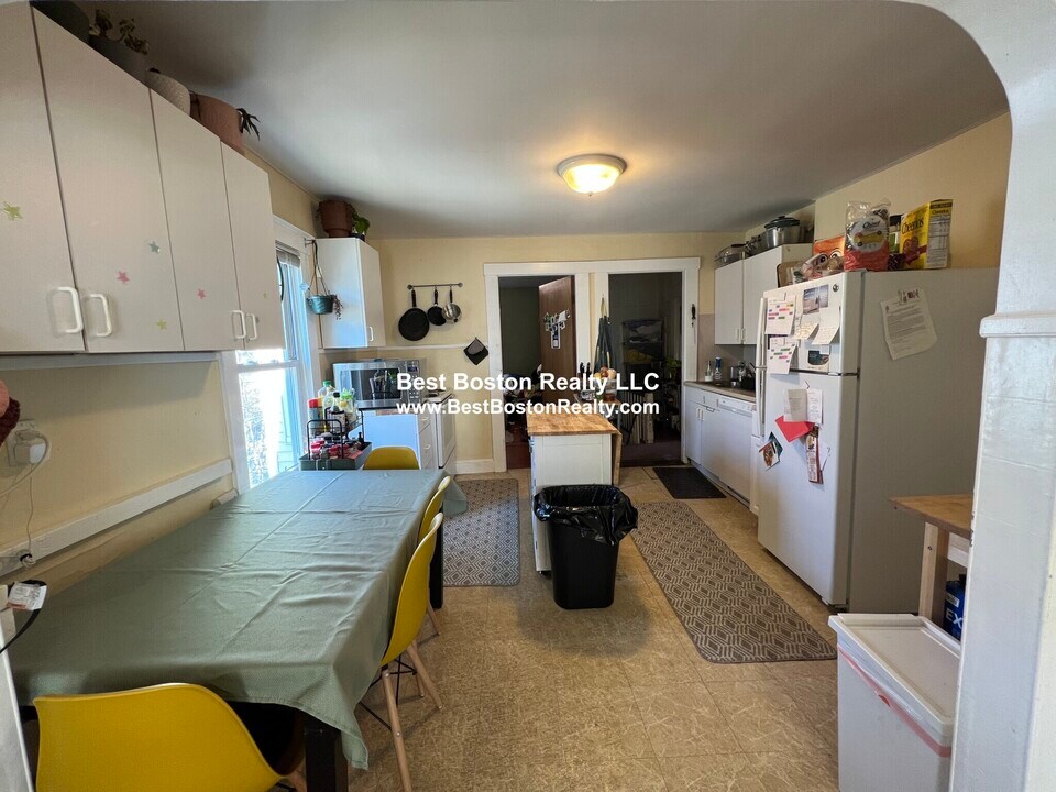 7 Craigie Terrace, Unit 2 in Somerville, MA - Building Photo