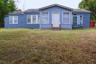 602 Lakeside Dr in Channelview, TX - Building Photo - Building Photo