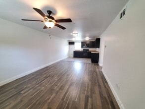 2004 Wesley St-Unit -5 in Greenville, TX - Building Photo - Building Photo