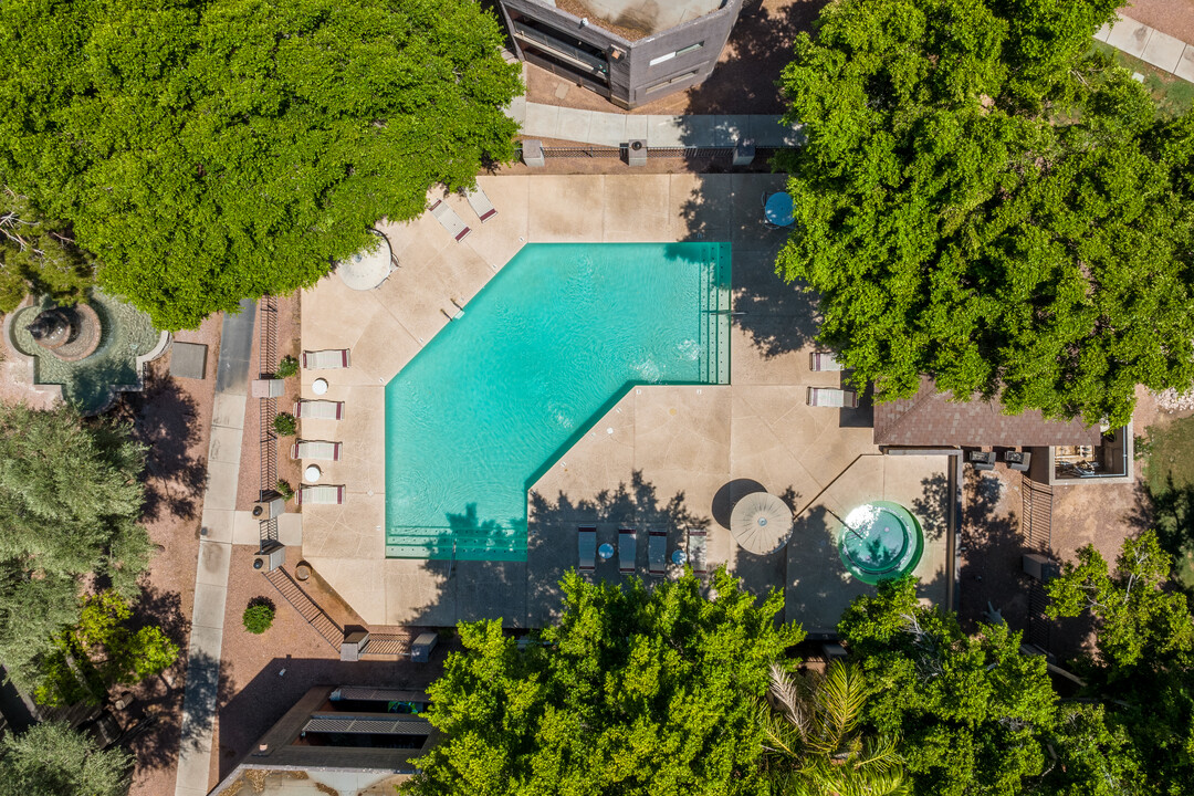 La Estancia Apartment Homes in Tempe, AZ - Foto de edificio