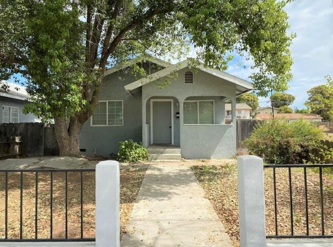property at 53 W 18th St