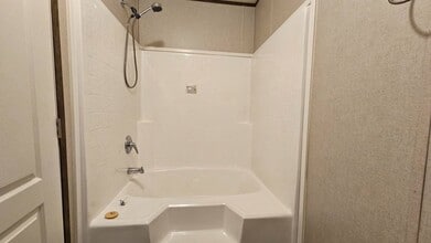 1810 E Lockwood St in Wichita, KS - Building Photo - Building Photo