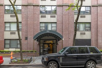 River East Plaza in New York, NY - Building Photo - Building Photo