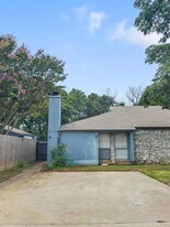 2412-2416 Windy Pine Ln in Arlington, TX - Building Photo