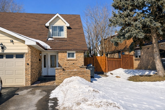 property at 10 Salisbury Cir